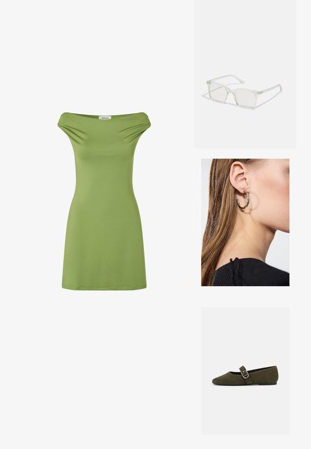 Groene off-the-shoulder jurk van zacht, rekbaar materiaal. Eenvoudig ontwerp, aansluitende snit en middellange lengte tot de bovenbenen. Glad textuur.; Olijfgroene suède Mary Jane platte schoen met zilveren gespsluiting en afgeronde neus, getoond op een witte achtergrond.; Heldere plastic vierkante monturen met doorzichtige glazen, gekenmerkt door gouden accenten op de slapen voor extra detail.; Zilveren oorbel met een gepolijste afwerking, met kleine gouden accentdetails en een ronde vorm, gedragen op de oorlel.