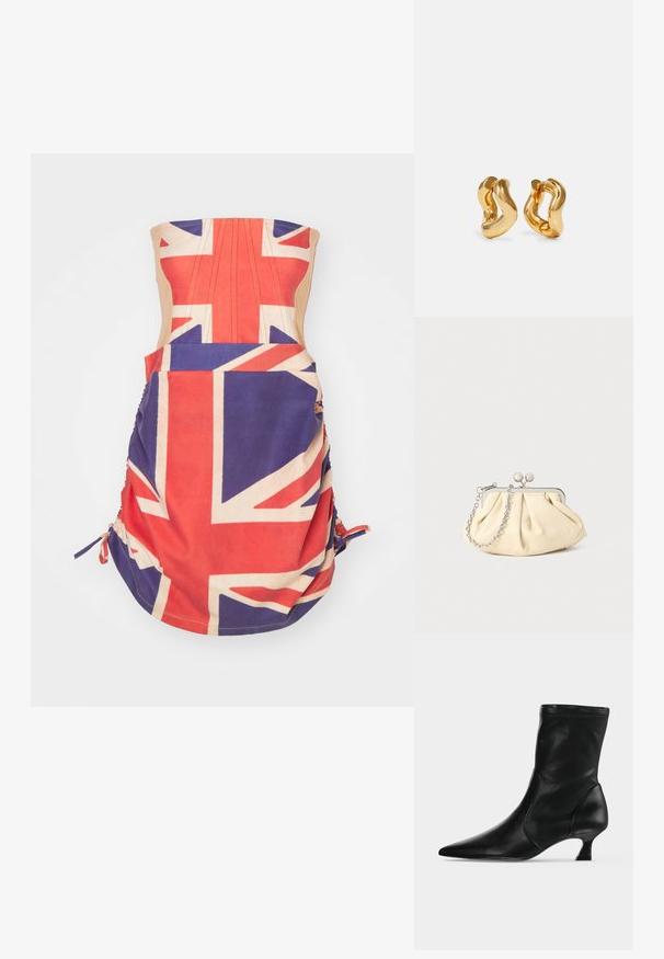 Robe sans bretelles présentant un imprimé Union Jack en rouge, blanc et bleu. Elle a des côtés froncés avec des liens et un design de corsage ajusté.; Botte mi-mollet en cuir noir avec bout pointu et petit talon kitten, vue de profil sur un fond clair uni.; Pochette en cuir beige plissé avec un cadre en métal argenté, dotée de deux fermoirs ronds décoratifs et d'une chaîne en argent.; Boucles d'oreilles en forme de créoles dorées avec un design ondulé, présentant une surface lisse et brillante ainsi qu'une forme élégante. Sans fermoirs visibles.