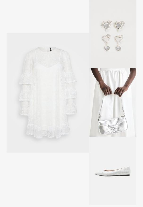 Robe en dentelle blanche avec un col rond, une doublure en forme de V et des manches longues à volants superposés. Tissu transparent avec des motifs floraux tout au long.; Chaussure plate de ballet pailletée argent avec un petit nœud sur l'orteil et une semelle noire plate sur un fond blanc uni.; Sac à main en métal argenté avec un détail à lacets, arborant un design épuré et une courte sangle. Le sac est tenu dans les mains, mettant en valeur sa texture.; Des boucles d'oreilles en argent en forme de cœur présentent des pierres claires facettées, avec un cadre texturé. L'ensemble comprend des styles à clou et des styles pendants.