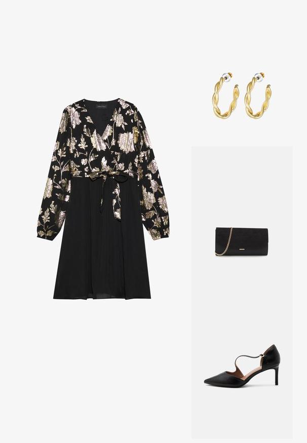 Schwarzes Kleid mit langen Ärmeln, das mit goldener und silberner floralem Stickerei auf der Oberseite verziert ist. Mit einem glatten Stoffrock, der an der Taille gebunden ist.; Schwarzer Leder-Pumps mit spitz zulaufender Schuhspitze, schmalem Knöchelriemen und mittelhohem Stiletto-Absatz auf weißem Hintergrund.; Schwarze Clutch aus Wildleder mit strukturierter Oberfläche, ausgestattet mit einem goldenen Kettenriemen und einem eleganten, kantigen Design.; Goldene, gedrehte Creolen mit glatter Oberfläche, ausgestattet mit transparentem Rücken und goldfarbenen Beschlägen.