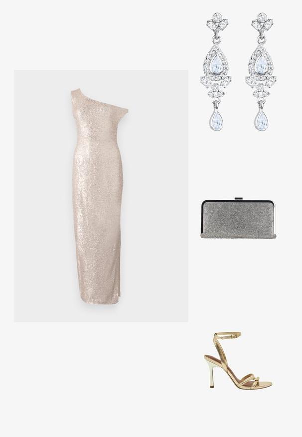 Knælang, one-shoulder kjole i lys beige med en tætsiddende silhuet, der har en paillet-tekstur og et strømlinet, lige design.; Guld højhælet sandal med tynde stropper, en ankelspænde og en slank stilet hæl på en hvid baggrund.; Rektangulær sølv clutch-pung dækket med små rhinsten med en sort og sølv metalramme og låsebeslag.; Elli ANTIQUE DROP - Øreringe - weiß