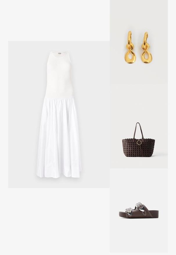 Robe maxi blanche avec un haut côtelé et une jupe fluide et froncée. Confectionnée en tissu léger, elle présente un design sans manches et un col rond.; Sandale à plateforme marron avec deux brides réglables à boucles argentées et surpiqûres blanches contrastantes, vue de côté sur fond blanc.; Sac cabas tissé marron foncé avec deux poignées et un détail boucle circulaire dorée au centre sur fond uni.; Boucles d'oreilles anneaux de couleur or avec un pendentif en forme de goutte torsadée suspendu à chaque anneau sur fond blanc.