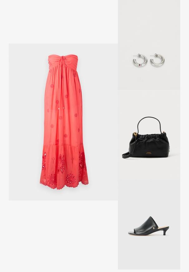 Koraal kleurige strapless maxi-jurk met een geplooide bustier, decoratieve borduursels en kantafwerking aan de zoom met bloemmotieven.; Zwarte leren open teen muiltjes met een lage hak. Heeft een glad oppervlak en een gouden logo accent aan de zijkant.; Zwarte leren handtas met een verzamelde bovenkant, een korte handgreep en een verwijderbare schouderriem. Voorzien van een gouden logo-accent en een gladde textuur.; Zilverkleurige hoepel oorbellen met een glad, rond ontwerp en een kleine accentstreep in rood, wit en blauw. Veilige studsluiting.