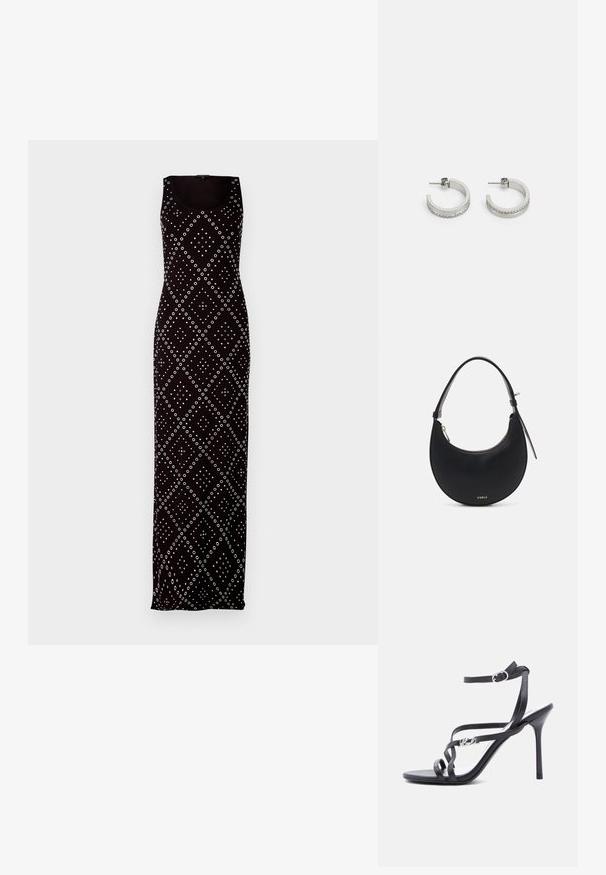 Zwarte mouwloze maxi-jurk met witte cirkel- en diamantpatronen. Gemaakt van een gladde stof met een getailleerde pasvorm en een ronde hals.; Zwarte high-heeled sandaal met dunne bandjes, enkelgesp en een metalen logodetail aan het zijbandje, afgebeeld tegen een witte achtergrond.; Zwarte leren schoudertas met een gebogen vorm, ritsluiting en goudkleurige hardware. Heeft een logo aan de voorkant en een slanke schouderband.; Zilveren oorringen met een gladde oppervlakte en een rij kleine heldere stenen langs de onderrand, met een achterkant met een knop.