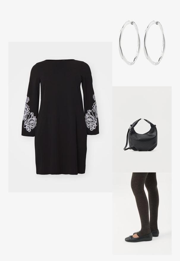 Vero Moda Curve VMCGIRA SHORT DRESS - Jerseyjurk - black/white; Benen met donkere geribbelde leggings gecombineerd met zwarte ballerina's met kleine strikdetails op een witte achtergrond.; Zwart gevlochten lederen handtas met korte handgreep en afneembare schouderriem, getoond tegen een effen lichte achtergrond.; Een paar gepolijste zilveren gedraaide ovale creolen met scharnierende sluitingen, getoond tegen een witte achtergrond.