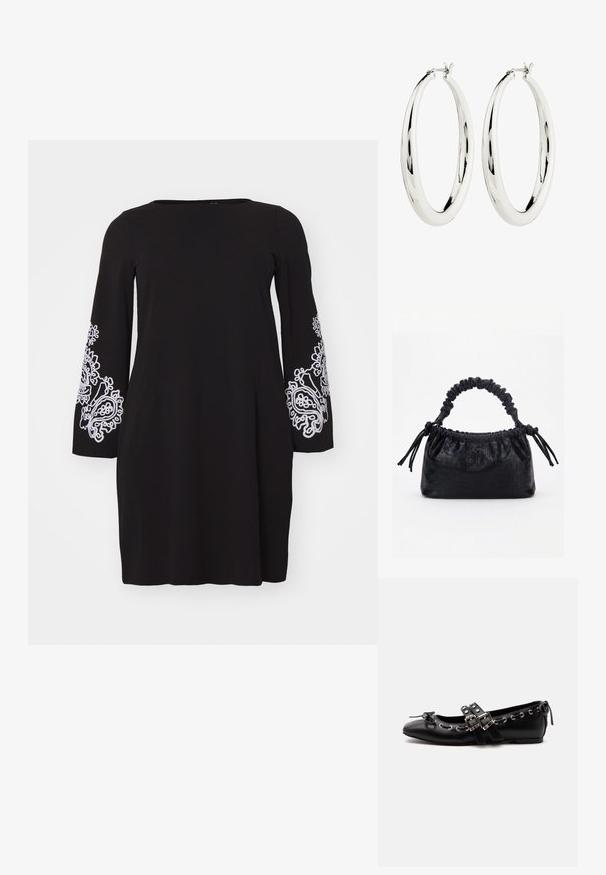 Vero Moda Curve VMCGIRA SHORT DRESS - Robe en jersey - black/white; Chaussure de ballet plate noire avec doubles brides à boucle, œillets argentés et petit nœud près de l’orteil arrondi sur fond blanc.; Sac à main noir avec texture crocodile, bord supérieur froncé, poignée plissée et pompons à cordon de chaque côté sur fond blanc.; Boucles d'oreilles en argent en forme de halo, avec une surface lisse et réfléchissante. Forme ronde et large avec un fermoir sécurisé en haut. Fini poli mettant en valeur l'éclat.