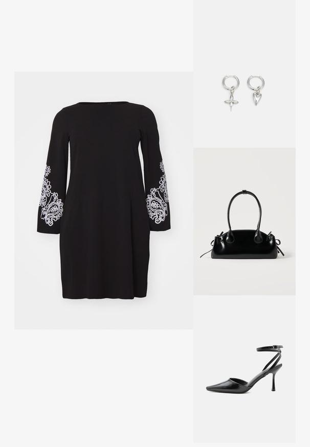Vero Moda Curve VMCGIRA SHORT DRESS - Jerseyjurk - black/white; Zwarte pumps met puntige neus, dunne enkelbandjes en een zilveren gesp op een effen lichte achtergrond.; Kleine zwarte glanzende handtas met twee lange hengsels en zijkant trekkoord details op een effen lichte achtergrond.; Zilveren ringoorbellen met een kruis- en hartbedel. Glad, glanzend oppervlak met een gepolijste afwerking. Elke bedel hangt aan een veilige lus.
