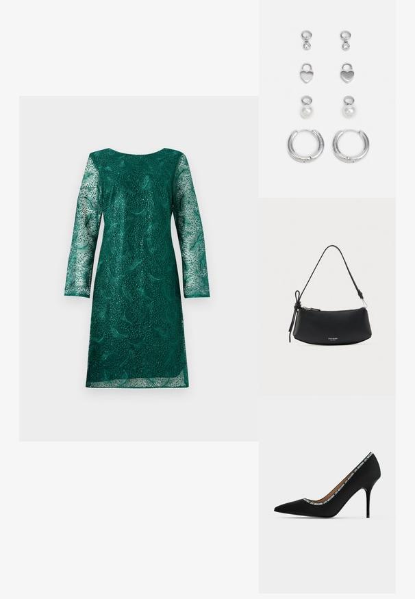 Grünes Spitzenkleid mit langen Ärmeln und rundem Ausschnitt. Verfügt über aufwendige Blumenmuster und einen leicht lockeren Schnitt.; Schwarzer spitzer High-Heel-Schuh mit Stiletto-Absatz und "LOVE MOSCHINO" Textbesatz entlang der Öffnungskante, Seitenansicht vor weißem Hintergrund.; Schwarze Lederhandtasche mit geschwungener Form, strukturierter Oberfläche und einem einzelnen Trageriemen. Verfügt über einen Reißverschluss und ein Logo auf der Vorderseite.; Drei Paar silberne Ohrringe: kurze Stecker mit klaren Steinen, herzförmige Anhänger und große Creolen mit einer strukturierten Oberfläche.