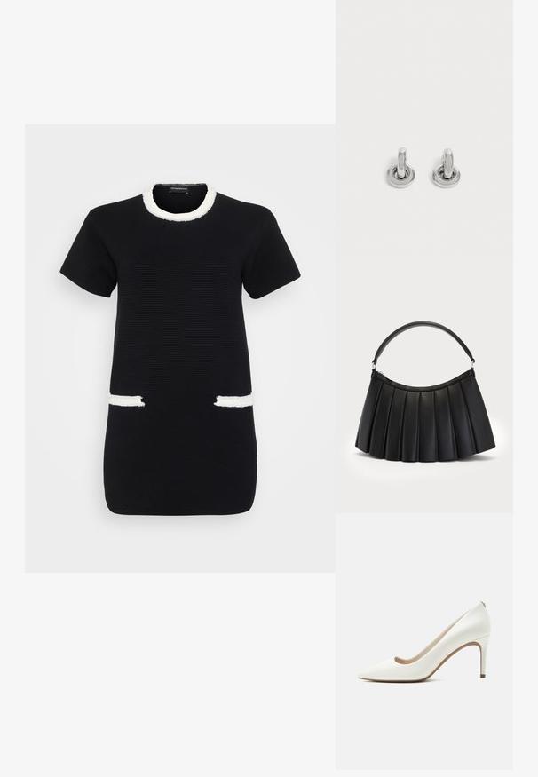 Schwarzes, kurzärmeliges geripptes Kleid mit weißem ausgefranstem Besatz am Rundhalsausschnitt und zwei vorderen Taschenöffnungen.; Weißer Leder-Pumps mit spitz zulaufender Spitze, schmalem hohem Absatz und glattem Finish, seitlich auf einem einfarbigen hellen Hintergrund gezeigt.; Schwarze plissierte Handtasche aus synthetischem Leder, mit einem gebogenen Griff und einem Reißverschlussverschluss oben. Glatte Textur mit strukturiertem Design.; Paar kleine, glänzende silberne Creolen mit rundem Sockel, auf einfachem hellem Hintergrund präsentiert.