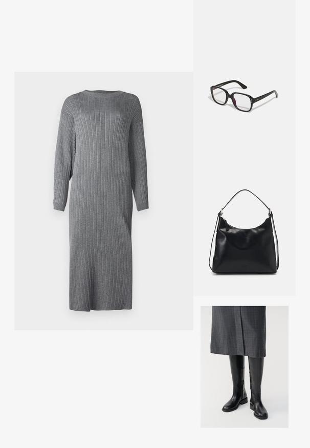 Robe en tricot ribbed grise, coupe ample, avec des manches longues, un col rond et une longueur mi-mollet. Présente une texture verticale sur l'ensemble du tissu.; Bottes en cuir noir montantes jusqu'aux genoux, avec une texture lisse, des fermetures éclair sur le côté et une semelle plate. Les bottes présentent un tige structurée et un matériel minimal.; Lunettes noires rectangulaires avec des verres transparents, présentant des bords arrondis et des accents sur les côtés, avec une finition brillante sur la monture et les branches.; Une jeune femme aux longs cheveux noirs est assise sur un bloc en bois, vêtue d'une tenue crème, tenant un sac à bandoulière en cuir noir croisé sur la poitrine.