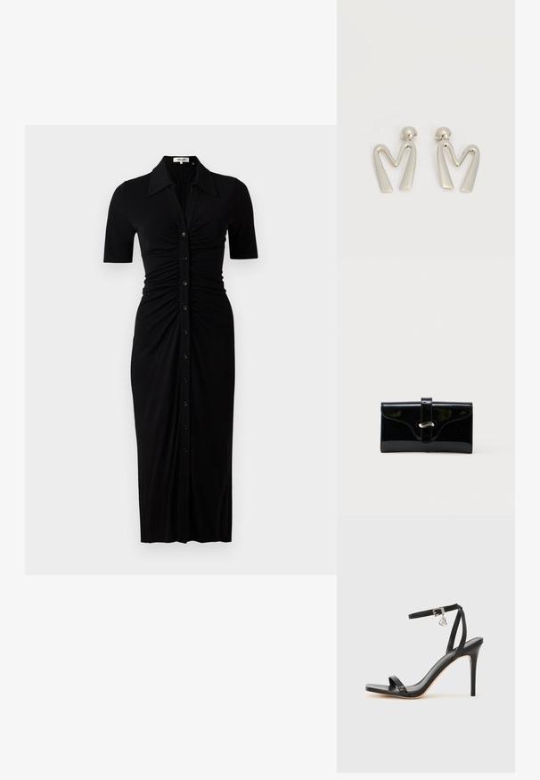 Schwarzes Kleid mit kurzen Ärmeln, Knopfleiste und Raffung. Aus glattem Stoff, knielang mit taillierter Silhouette.; Schwarze High-Heel-Sandale mit schmalem Knöchelriemen, quadratischer Zehenbox, glattem Leder und metallischem Schnallenakzent.; Schwarze glänzende rechteckige Brieftasche mit einem vorderen Riemen und silberner Metallverschluss, vor einem schlichten weißen Hintergrund.; Paar silberfarbene Metallohrringe in Form des kantigen Buchstabens M mit abgerundeten Stegen auf weißem Hintergrund.