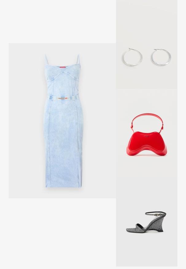Robe midi ajustée bleu clair avec fines bretelles, détails de coutures, et ceinture assortie ornée d'une étiquette logo Diesel rouge et blanche.; Sandale compensée pailletée argentée avec bout ouvert, bride à la cheville et boucle dorée, vue de côté sur un fond clair uni.; Sac en cuir verni rouge avec une forme incurvée et ergonomique, doté d'une fine sangle réglable et d'un discret logo sur le devant.; Boucles d’oreilles créoles en métal argenté avec une surface lisse légèrement incurvée et des fermoirs à clapet sur un fond blanc uni.