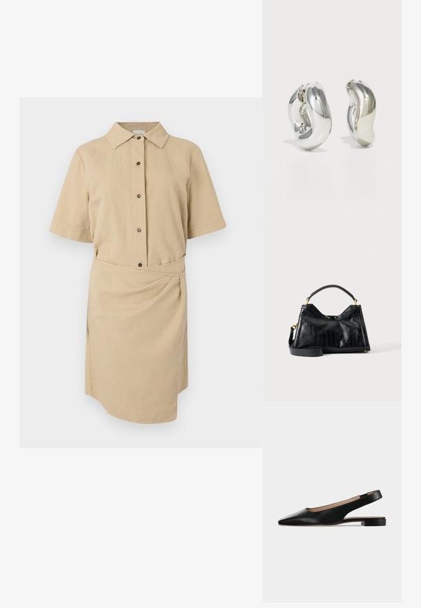 Vestido corto de manga corta color caqui con cuello abotonado, botones en la parte delantera, cintura ceñida con cinturón y dobladillo asimétrico. Tejido de algodón suave.; Zapato plano de cuero negro con tira trasera, puntera puntiaguda y tacón cuadrado bajo sobre fondo blanco.; Bolso de mano de cuero negro con líneas verticales texturizadas, asa corta, correa larga desmontable y detalles de hardware en tono dorado sobre fondo liso.; Pendientes escultóricos de plata con formas suaves y curvas y superficies reflectantes. Presentan un diseño de aro cerrado y una forma orgánica distintiva.
