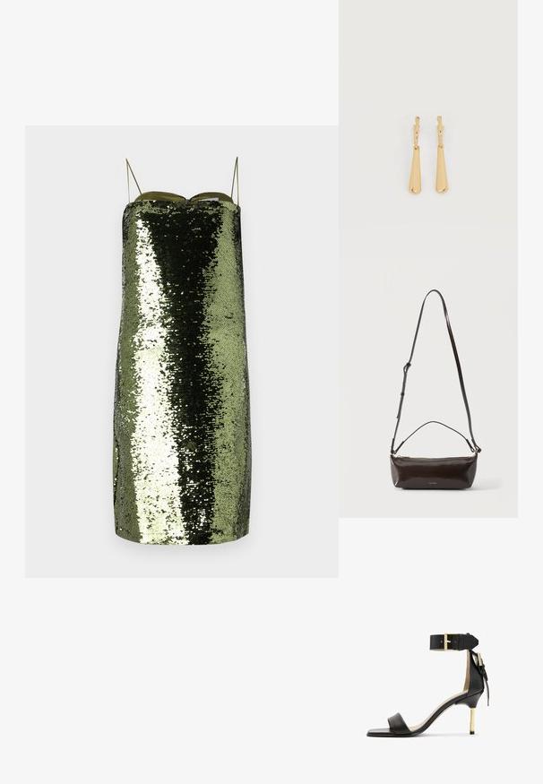 Grünes Paillettenkleid mit geradem Schnitt, dünnen verstellbaren Trägern, einem reflektierenden Material und einer schlanken Silhouette.; Schwarze Leder-Absatzsandale mit quadrater Zehenform, Fesselriemen mit einer goldenen Schnalle und einem schlanken, metallischen Absatz. Glatte Textur, minimalistisches Design.; Kleine glänzende dunkelbraune Leder-Schultertasche mit verstellbarem Riemen, Tragegriff oben und goldfarbenem Reißverschluss.; Ohrhänger in Gold-Ton mit glatten, länglichen Tropfenanhängern, die an kleinen Creolenverschlüssen hängen, auf weißem Hintergrund.