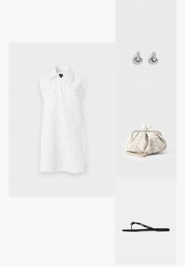 Robe blanche texturée sans manches avec col, encolure en V profonde et deux poches poitrine avant, présentée sur un fond uni.; Sandale plate noire en forme de tongs avec plusieurs fines lanières et une petite déco dorée en forme de larme sur la lanière avant.; Petit sac pochette beige avec tissu texturé à pois, cadre argenté, fermoir rond blanc et bracelet de poignet amovible sur fond uni.; Paire de petites boucles d'oreilles créoles argentées brillantes avec une base ronde, présentées sur un fond clair uni.