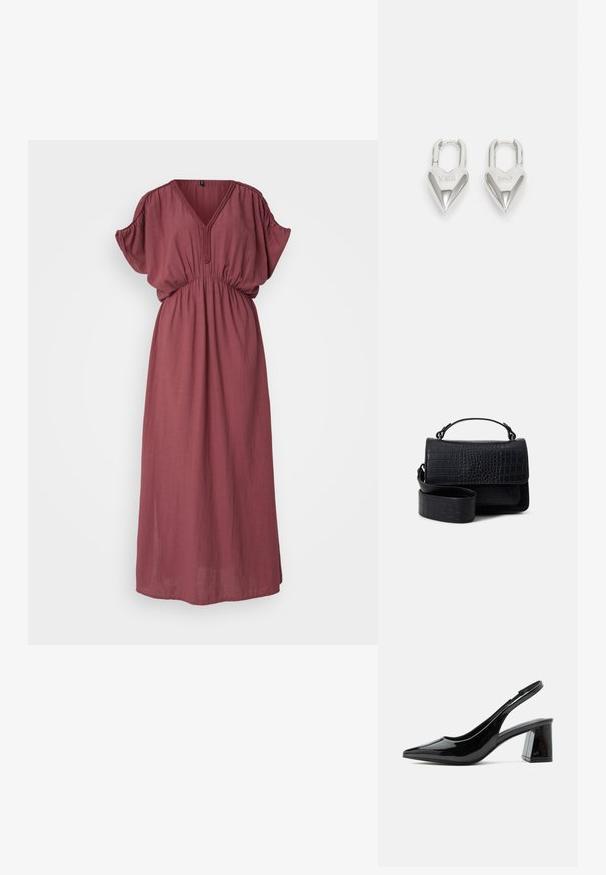 Vestido largo maxi en color burdeos, con escote en V, mangas cortas abullonadas y cintura elástica. Hecho de una tela ligera con una textura suave.; Zapato slingback negro de charol con punta afilada y tacón ancho de altura media sobre fondo blanco.; Bolso cruzado negro con textura de cocodrilo, con una correa desmontable y un asa superior, que presenta un cierre de solapa y un acabado suave.; Candados en forma de corazón de plata con inscripciones grabadas de "SÍ" y "NO", acabado pulido, diseño simétrico y un robusto cierre de metal.