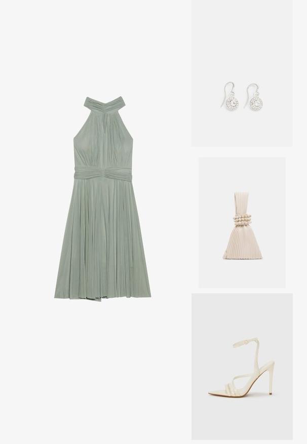 Een mintgroene halterjurk met een geplooide rok, gathered lijfje en gestructureerde tailleband. Gemaakt van lichte stof.; Beige sandalen met hoge hak en een puntige neus, voorzien van drie voorste bandjes en een dunne enkelband met een gesp. Gladde textuur, minimalistisch ontwerp.; Kleine beige handtas met plooien, voorzien van een geknoopt handvat en drie ronde kralenarmbanden die rond het midden zijn gewikkeld.; Zilverkleurige haakoorbellen met een cirkelvormig ontwerp, voorzien van een centrale heldere rhinestone omringd door kleinere rhinestones.