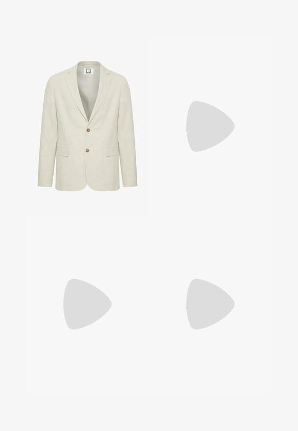 Blazer en lin beige clair avec un revers cranté, fermeture à deux boutons et poches avant. Présente une texture subtile et un intérieur uni.; Chemise beige à manches courtes avec boutons et col campagnard, fabriquée en tissu léger, présentée à plat sur un fond blanc.; Pantalon beige décontracté avec taille élastique et cordon à l'avant, en tissu léger, présenté sur fond blanc.; Espadrille beige en toile à enfiler avec semelle en jute cousue et petit onglet en tissu au talon, vue de profil sur fond blanc.