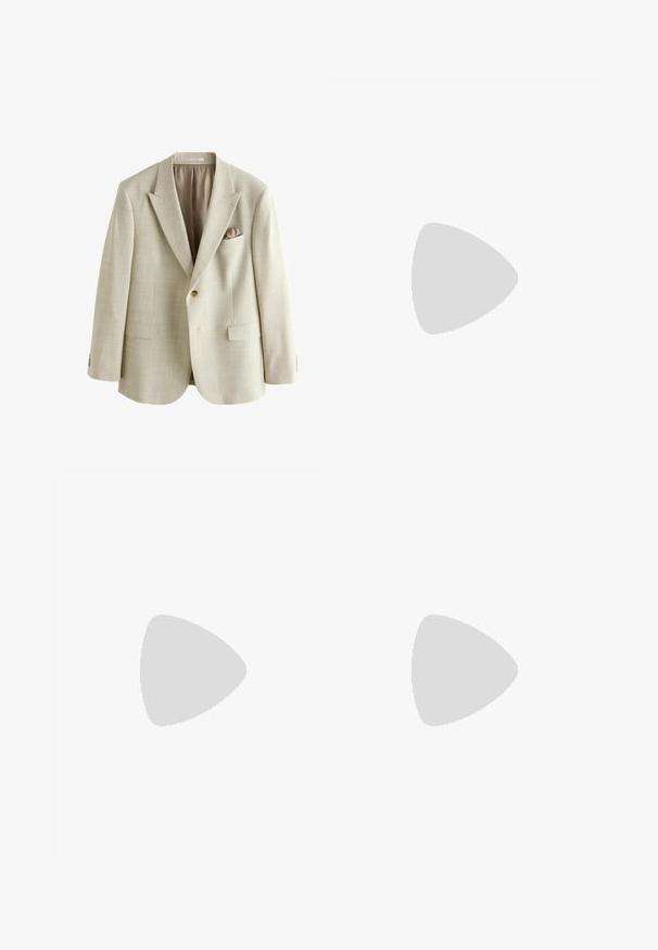 Lysebeige enkeltknappet blazer med notch revers, to forlommer med klap, brystlomme med matchende lommetørklæde og beige foer.; Langærmet, off-white skjorte med knapper, spids krave og rød "HUGO" mærkat indeni kraven.; Grå ternede bukser med bæltestropper, frontplisser, sidelommer, knaplukning og opsmøgede kanter.; Brune læder loafers med rund tå, syningsdetaljer og en dekorativ metalspændeaccent foran. Gummisol.