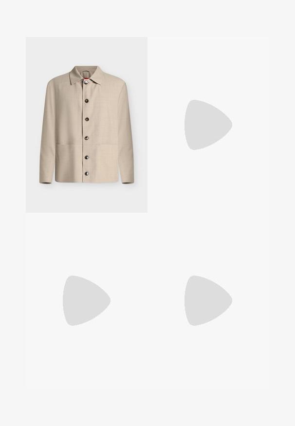 Chemise beige à manches longues boutonnée avec un col classique et six boutons foncés visibles, présentée sur un fond blanc uni.; Chemise noire à manches longues boutonnée, motif géométrique blanc, col pointu, poche poitrine avec bordure blanche et boutons blancs visibles sur le devant.; Pantalon droit noir texturé avec passants pour ceinture et fermeture à bouton devant, présenté sur fond blanc.; Mocassin homme en cuir marron foncé avec panneau en tissu écru et détail classique de bride cousue, semelle plate et languette au talon.