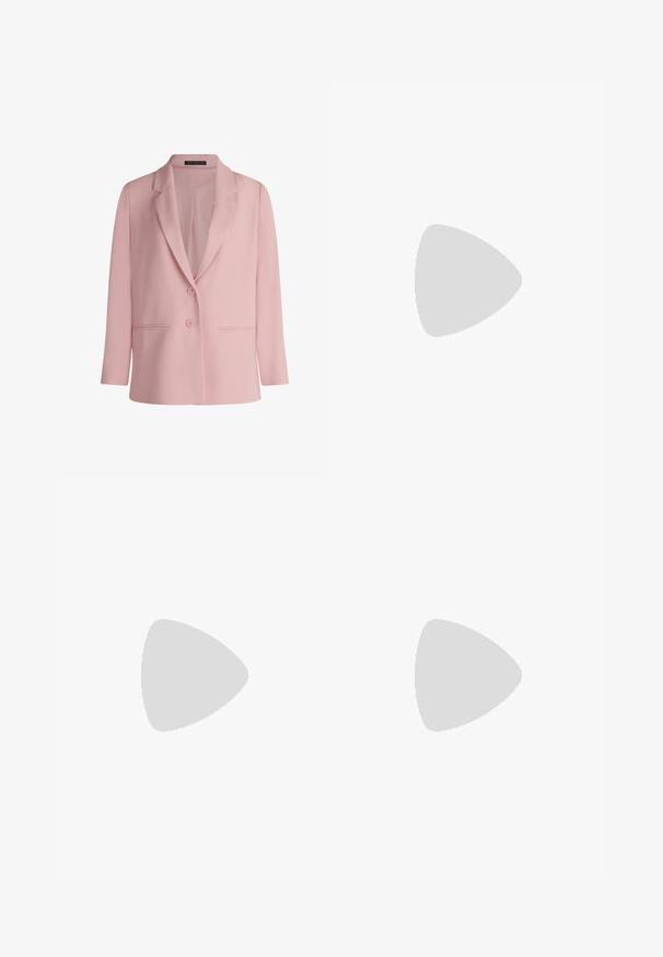 Lyserød kvinde-blazer med hakkede revers, to knapper foran og to vandrette skrålommer, vist mod en hvid baggrund.; Lys grøn satinkamin med justerbare tynde stropper og V-udskæring, der har en glat tekstur og en afslappet pasform.; Lyserøde bukser med skræddersyet design, der har to sidelommer, en glat tekstur og folder foran for ekstra detalje.; Lysegrøn damesko med flad sål, spids tå, dekorativ sløjfe og lille perledetalje foran, set fra siden.