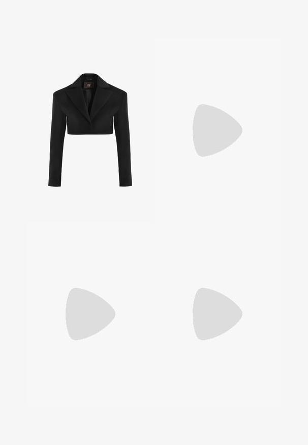 Korte zwarte blazer met lange mouwen, gespleten revers en een gestroomlijnde silhouet. Gemaakt van gladde stof met een nette afwerking. Van binnen voorzien van een label.; Zwart paillettenjurk met een schouderontwerp, lange aansluitende mouw en gestructureerd oppervlak. Figuerende silhouet met een lichte glans.; Zwarte slingback pump met een spitse neus, versierd met rhinestones. Heeft een elegant ontwerp, hoge stiletto hak en een gladde binnenvoering.; Zwarte mesh clutch met zilverkleurige ritssluiting en een handvat versierd met grote, heldere ronde kristallen.