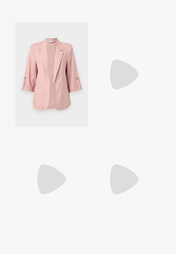 Veste pour femmes rose pâle avec manches trois-quarts, col à revers cranté, devant ouvert et pattes boutonnées aux manches.; Haut blanc sans manches en tissu froissé avec fines bretelles et encolure froncée, présenté sur un fond clair uni.; Jupe noire trapèze avec taille élastique, présentant un petit motif floral rose uniformément réparti sur le tissu.; Ballerines beiges avec une exterior en cuir lisse, un bout en forme d'amande et une sangle élastique sur le coup de pied, avec des détails de couture subtils.