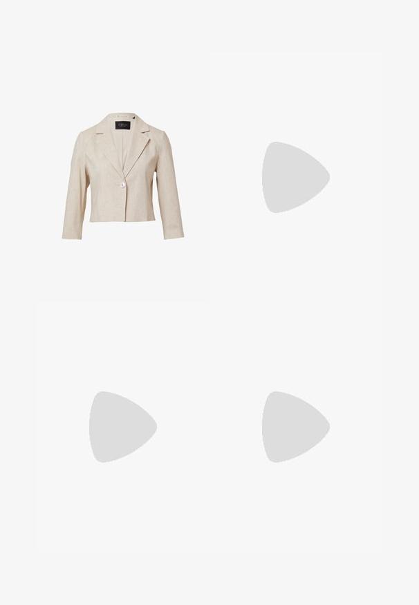 Beige cropped blazer met een gestructureerde afwerking, met notch-lapels en een enkele witte knoopsluiting. Beschikt over driekwartlengte mouwen.; Reiss REGULAR FIT  - Blouse - neutral; Beige satijnen midi-rok met een gladde textuur en een uitlopende snit van taille tot zoom, met een A-lijnvorm. Geen zichtbare patronen of accenten.; Beige loafers van glad materiaal, met een vierkante neus, gestikte details en een kleine platte hak. Het ontwerp bevat een omslagklep.