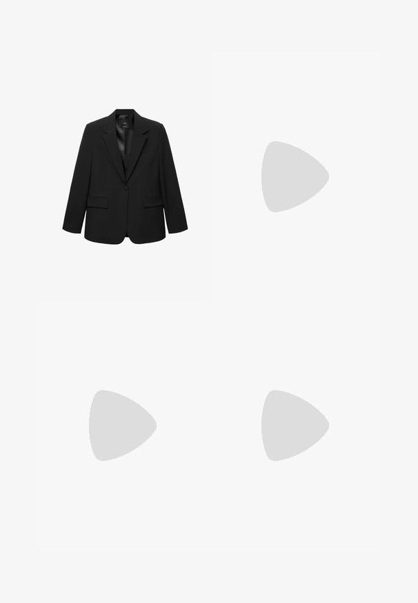 Sort blazer med et elegant design, enkelt knaplukning, indsnit på mere, to frontlommer og en glat indvendig foring. Skræddersyet pasform.; Sort stropløs maxi-kjole, tætsiddende silhuet, glat stof, lårhøjt sideliv, gulvlængde design, ingen synlige mønstre eller accenter.; Sorte ankelstøvler med kunstpels, der har struktureret materiale, rund tå og flad gummisål. Inkluderer snørebånd til lukning.; Sort og sølv håndtaske med en vævet, struktureret overflade med firkantede mønstre, en enkel top håndtag og et slasket design.