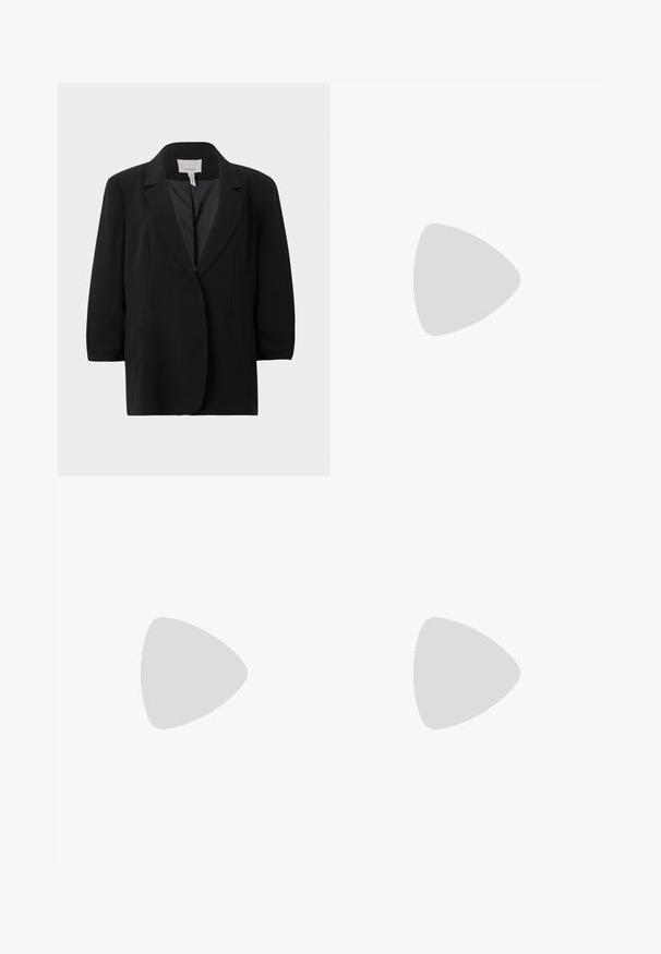 Blazer noir à un bouton avec revers crantés et deux poches passepoilées à l’avant, présenté sur un fond uni gris clair.; Rabanne Débardeur - pink/blue/green/yellow; Jupe mini noire en tissu doux avec un design plissé. Présente un accent en forme de rose en tissu sur le côté et un ourlet à volants.; Sandale à talon haut noire avec une bride étroite à la cheville, bout carré, cuir lisse et accent de boucle métallique.