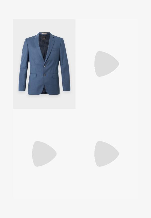 Blazer bleu ajusté avec deux boutons, revers crantés et poches à rabat. La doublure intérieure présente un motif subtil. Coupe structurée avec une texture lisse.; Chemise marron à manches longues avec col, boutons blancs et logo subtil sur le côté gauche de la poitrine, présentée sur un fond blanc.; Jean denim bleu clair avec une ceinture bleu foncé, coupe droite, cinq poches et détails de couture visibles.; Mocassins en cuir noir avec une finition brillante, bout rond et quincaillerie décorative à l'avant. Semelle en caoutchouc à profil bas. Texture lisse.