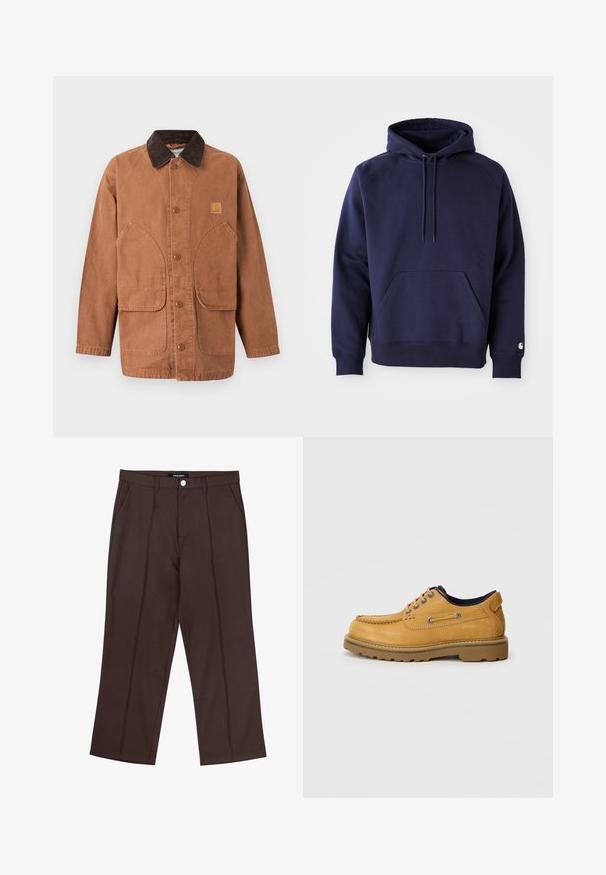 Braune Canvas-Jacke mit Cordkragen, durchgehender Knopfleiste und zwei großen aufgesetzten Taschen. Mit Logo-Patch auf der Brust.; Navyblauer Pullover-Hoodie aus weichem Stoff. Verfügt über eine Kängurutasche, eine Kapuze mit Zugband und gerippte Bündchen. Mit einem Logo auf dem Ärmel akzentuiert.; Braune gerade geschnittene Hose mit vorderen Falten, Seitentaschen, Gürtelschlaufen und einem markierten Knopfverschluss an der Taille.; Herren Schnürschuh aus hellbraunem Leder mit Mokassin-Zehen, gepolstertem Kragen und dicker Gummisohle, seitlich auf einem schlichten Hintergrund gezeigt.