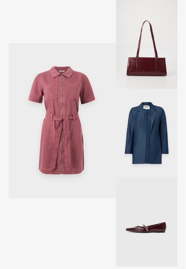Mørkeblå damesblazer med slagkrave, lange ærmer og to forlommer, åbent design foran uden knapper.; Kortærmet støvet rosa denimkjole med frontlynlås, to brystlommer, krave og matchende stofbælte bundet i taljen.; Bordeaux patentlæder flade sko med spids tå, ankelrem med sølvhardware og flad sål. Glat, blank struktur.; Bordeaux håndtaske lavet af glansfuldt materiale, rektangulær form, med to skulderremme og subtile buede detaljer på forsiden.