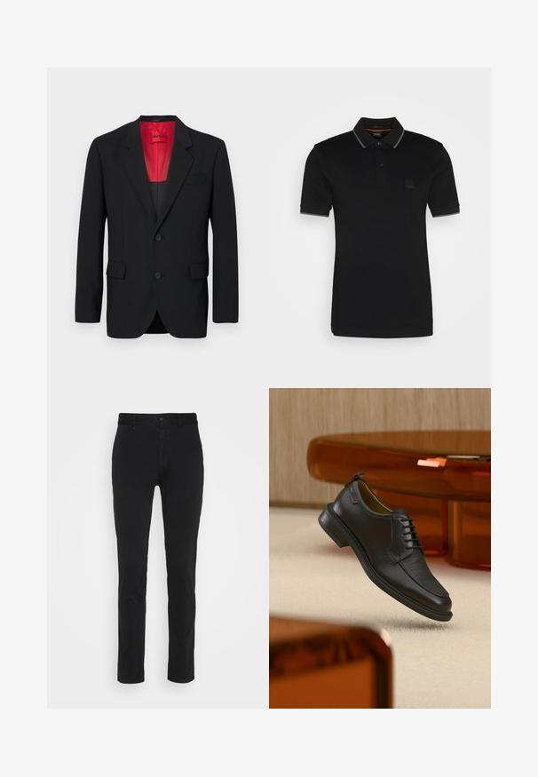 Čierny blazer vyrobený z hladkej tkaniny, s červenou podšívkou, dvoma prednými vreckami a dvoma gombíkmi. Klopové reverzy pridávajú štruktúrovaný detail.; Čierne polo tričko vyrobené z bavlny, s golierom so sivými akcentmi, dvoma gombíkmi a malou značkovou nášivkou na hrudi.; Čierne bavlnené chinos nohavice s úzkym strihom, s klasickým pásom, prednými vreckami a jedným zadným vreckom. Hladká textúra a minimálne detaily.; Čierna kožená šnurovacia spoločenská obuv s textúrovanou prednou časťou, vznášajúca sa nad béžovým kobercom v modernej miestnosti s nábytkom v jantárových tónoch.