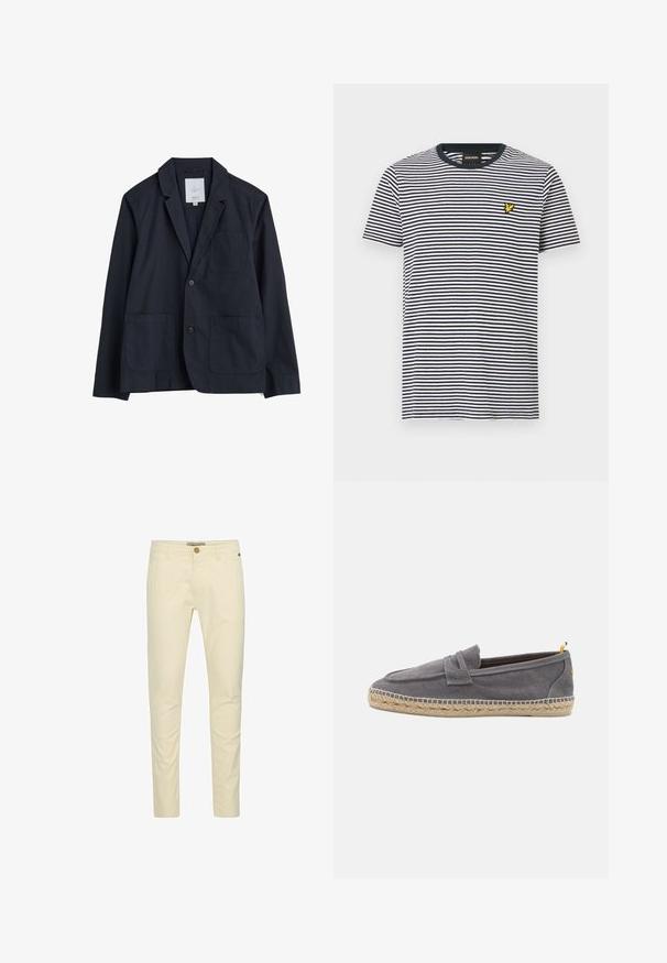 Seasalt Cornwall TOWEN LONG SLEEVE - Veste de costume - inkwell; T-shirt à rayures à manches courtes en bleu marine et blanc, avec un col rond et un petit logo jaune sur la poitrine gauche. Matériel en coton doux.; Chinos en coton beige avec une coupe slim, dotés d'une fermeture à bouton et d'un subtil détail de couture sur les poches. Texture lisse avec une finition polie.; Chaussure slip-on en toile grise avec semelle en jute tressée et accent jaune contrastant au talon, présentant une texture lisse et un design minimaliste.