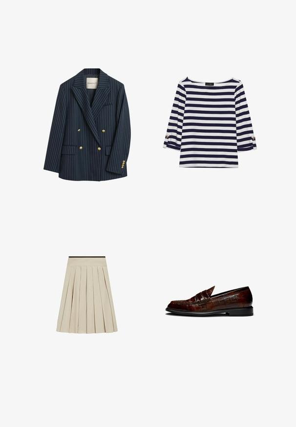 Blazer double boutonné à rayures marines avec boutons dorés, revers crantés et deux poches avant. Le tissu semble lisse avec une coupe ajustée.; Haut rayé bleu marine et blanc à manches longues avec un col bateau et des accents de boutons dorés sur les manches retroussées. Tissu doux, coupe décontractée.; Jupe plissée beige avec une large ceinture et un bord foncé en haut, longueur genou avec des plis verticaux régulièrement espacés.; Mocassins en cuir marron avec une texture crocodile, présentant un talon bas et un design à bout pointu. Coutures d'accent le long des bords.