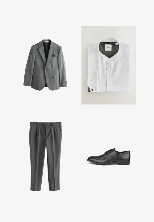 Blazer de cuadros gris con solapas con muesca, dos bolsillos frontales y un bolsillo en el pecho con un pañuelo de bolsillo marrón oscuro. Textura de tela suave.; Camisa blanca de botones con tela texturizada, doblada cuidadosamente. El interior del cuello presenta un patrón verde con círculos dorados. Etiqueta de la marca visible.; Pantalones grises hechos de tela texturizada, con diseño de pierna recta, bolsillos delanteros y cierre de botón.; Zapato de vestir de hombre de cuero negro con cordones, tacón bajo y acabado pulido liso, mostrado desde el lado exterior.