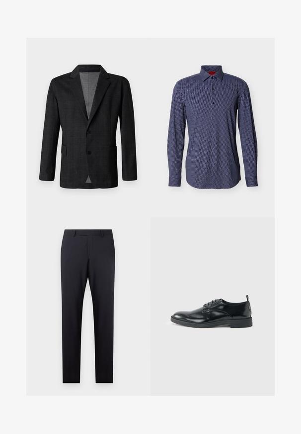 Mørkegrå skræddersyet blazer med en glat tekstur, enspændt design, notch-lapel og to frontlommer. Har to knapper.; Navyblå langærmet skjorte med knapper, små hvide diamantmønstre, blødt stof, knappede manchetter og klassisk krave.; Mørkeblå skræddersyede bukser med flad front, slim fit, sidelommer og en glat tekstur; ingen synlige mønstre eller dekorative elementer.; Blank sort læder dresssko med lav hæl, snørelukning og rund tå, vist fra siden på ensfarvet lys baggrund.