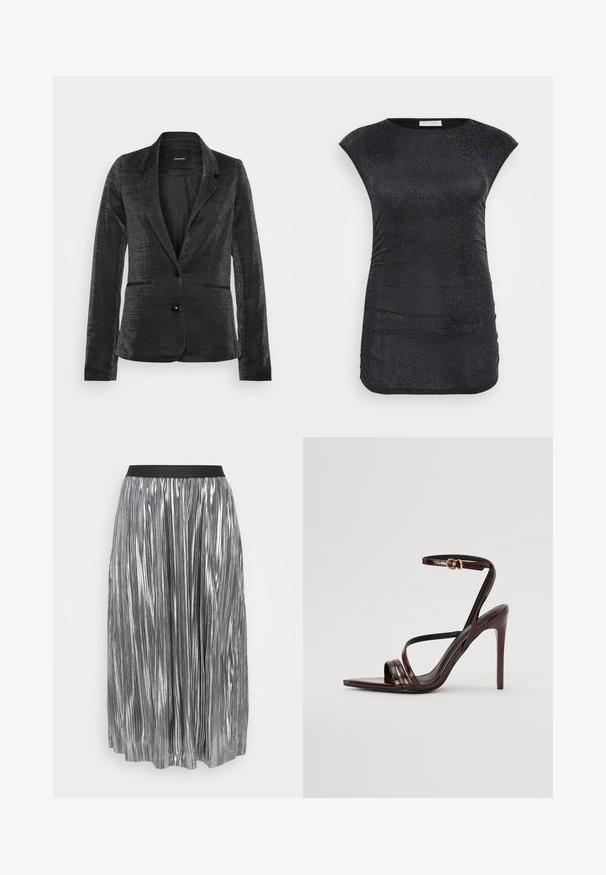 Sort blazer i tekstureret stof, enkeltknaplukning, to frontlommer og et klassisk reversdesign med en glat indvendig foring.; Sort kortærmet top lavet af struktureret, glitrende stof med rynkedetaljer på siden; rund halsudskæring; tætsiddende silhuet.; Sølvplettet nederdel lavet af metallisk stof med et sort elastisk taljebånd. Har vertikale, blanke folder og en længde til midt på læggen.; Bordeaux laker læder højhælede sandal med ankelrem, spids tå og tre vandrette remme over foden. Detalje med spænde i guldtonet.