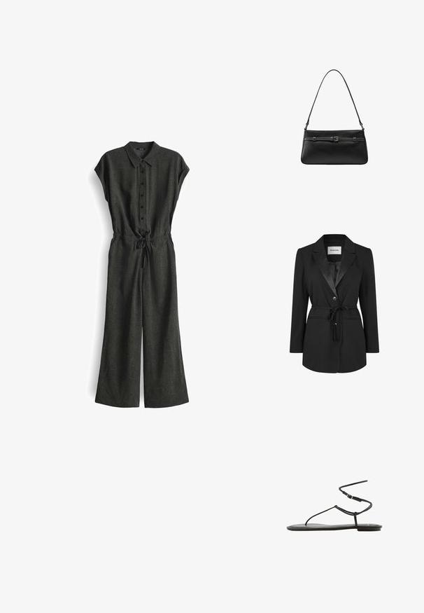 Zwarte blazer met een satijnen sjalkraag, enkele knoopsluiting, voorzakken en een tailleband. Gemaakt van gladde stof met een getailleerde pasvorm.; Zwart en groen gestippeld jumpsuit met kraag, korte mouwen, knoopsluiting aan de voorkant, verstelbare taille met trekkoord en wijd uitlopende pijpen.; Zwarte platte sandaal met dunne bandjes en een gesp sluiting rond de enkel, minimalistisch ontwerp, zijaanzicht op witte achtergrond.; Zwarte leren schoudertas met een smalle verstelbare band en een decoratief ceinture-detail aan de voorkant.