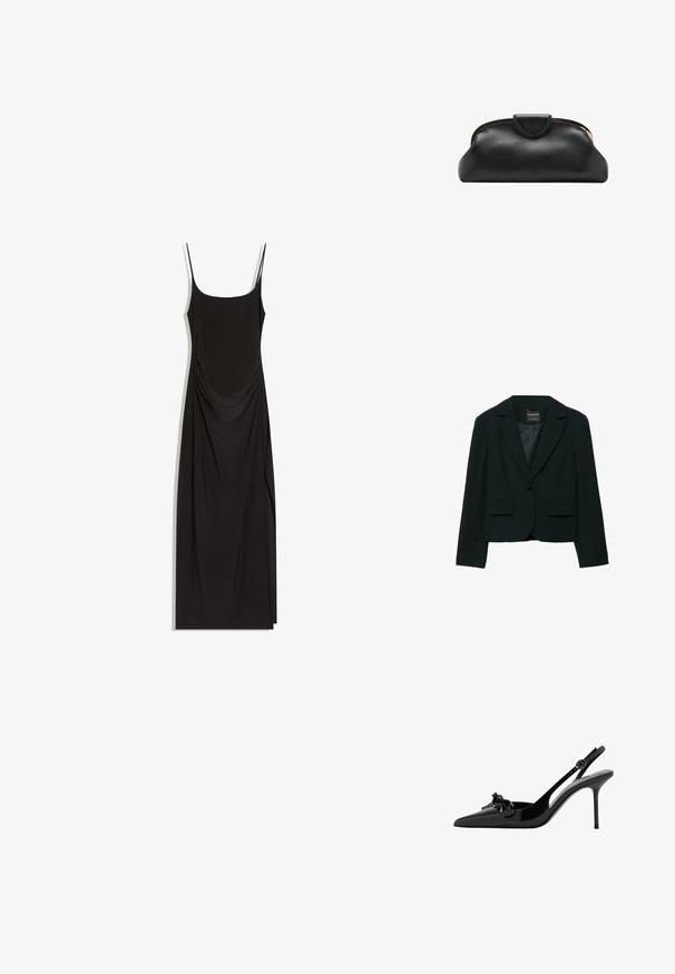 Veste noire sur mesure avec revers crantés, deux poches avant, fermeture à un bouton, et doublure intérieure lisse. Design structuré, aspect formel.; Robe maxi noire sans manches avec fines bretelles, côtés froncés et encolure carrée sur fond blanc.; Escarpin slingback à talon haut en cuir verni noir à bout pointu avec une fine bride et un détail nœud à l’avant.; Pochette en cuir noire avec armature métallique dorée et fermeture pression sur fond blanc.
