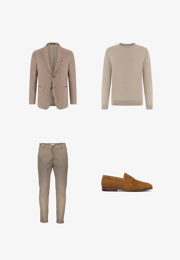 Blazer pour homme beige à motif chevrons avec deux boutons à l'avant, revers crantés, poche poitrine et deux poches plaquées sur fond blanc.; Pull beige à manches longues en tissu doux et fin tricoté. Il présente un col rond et des poignets et ourlet côtelés pour une coupe ajustée.; Pantalon beige en mélange de coton, coupe slim, doté d'une fermeture par bouton, de passants pour ceinture et de revers roulés. Texture lisse avec des coutures nettes.; Mocassins en daim marron avec un design à enfiler, présentant un bout cousu, un petit accent de bride et un petit talon en bois.