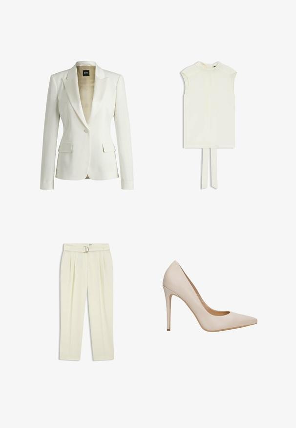 BOSS Blazer - natural eighteen; Weißes ärmelloses Oberteil mit hohem Ausschnitt, das eine Rückenschnürung und einen glatten, leicht glänzenden Stoff aufweist, der flach fällt.; Cremefarbene, hoch taillierte, maßgeschneiderte Hose mit Vorderfalten, Seitentaschen und einem passenden Stoffgürtel mit einer silbernen D-Ring-Schnalle.; Beiger Leder-Pumps mit hohem Absatz, spitz zulaufender Schuhspitze, glatter Textur und schlankem Stiletto-Absatz. Minimalistisches Design ohne zusätzliche Verzierungen.