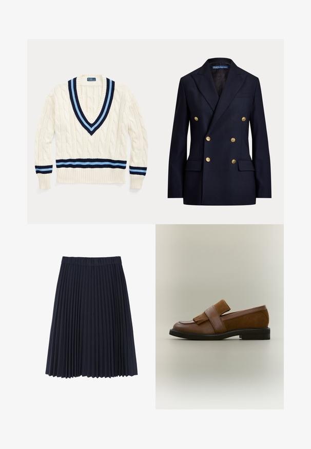 Tmavomodré dvojradové sako so zlatými gombíkmi a zárezovými klopami, s klopovými vreckami a štítkom Polo by Ralph Lauren vo vnútri goliera.; Krémový sveter s pleteným vzorom a výstrihom do V, s námořníckymi a svetlomodrými pruhmi na golieri a spodnom leme.; Námornícky plisovaná sukňa vyrobená z jemnej tkaniny. Má široký elastický pás a siaha tesne nad kolená s hladkou textúrou.; Hnedý kožený a semišový mokasín s detailom strapca na remienku a čiernou podrážkou, zobrazený z boku na neutrálnom pozadí.