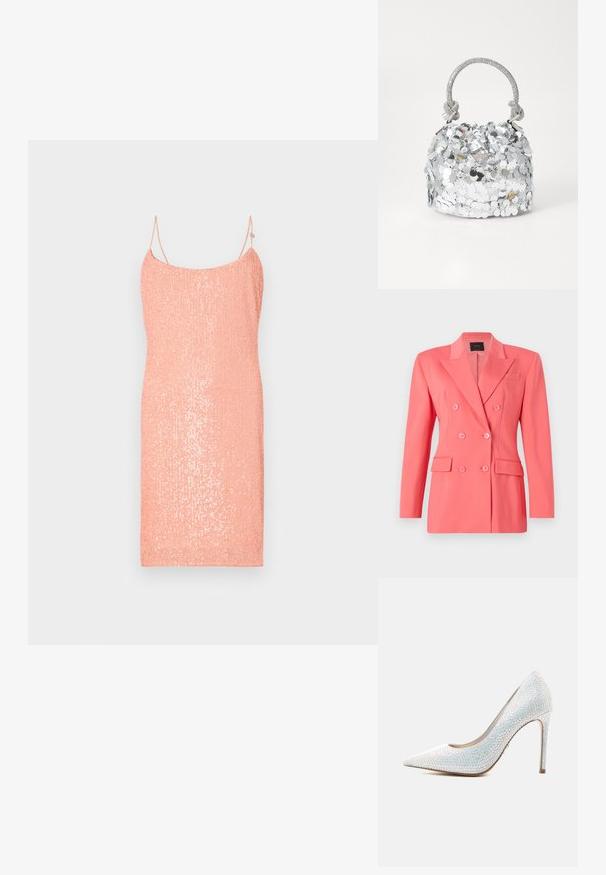Blazer corail à double boutonnage avec un design structuré, des revers crantés et deux poches avant. Fabriqué en tissu lisse et léger.; Robe nuisette de couleur pêche en tissu pailleté, dotée de fines bretelles réglables et d'une silhouette ajustée. Texture lisse, longueur genoux.; Chaussure à talon stiletto blanc à bout pointu recouverte de petits strass irisés sur un fond blanc uni.; Sac à main rond en argent recouvert de paillettes réfléchissantes, avec une anse tressée et un petit logo à l'avant. Texture lisse dans l'ensemble.