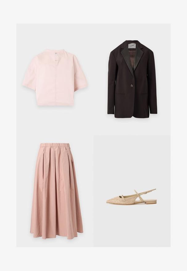 Blazer noir avec un revers en satin, comportant deux poches avant et une fermeture à bouton unique. Design ajusté avec une coupe structurée.; Blouse rose clair à manches courtes avec un col montant et une fente frontale, présentée sur un fond blanc uni.; Jupe plissée rose clair avec une taille élastique, présentant une texture de tissu douce et un design fluide s'étendant jusqu'à mi-mollet.; Alexandre Birman TITA - Ballerines à brides arrière - cookie