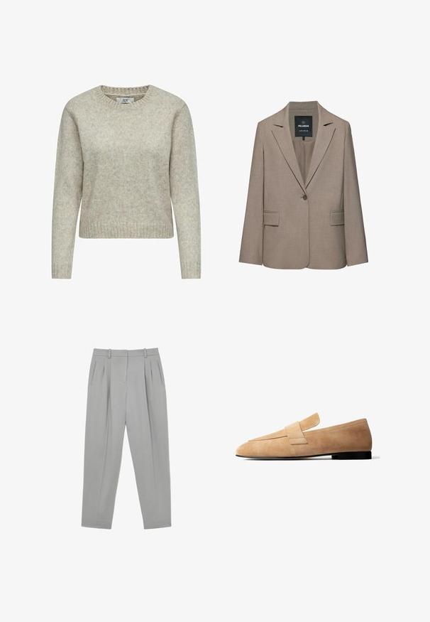 Béžové sako na jeden gombík s výstrihom do V, s náprsné vrecká so záklopkami a štítkom Pull&Bear vo vnútri goliera.; Svetlo béžový dámsky sveter vyrobený z mäkkej pleteniny, s okrúhlym výstrihom a rebrovanými manžetami a lemom. Klasický rovný strih.; Svetlošedé na mieru šité nohavice s prednými záhybmi, bočnými rozparkovými vreckami, pútkami na opasok a priamym strihom nohavíc.; Svetlohnedý mokasín z brúseného semišu s nízkym čiernym podpätkom a širokým remienkom na vrchu, zobrazený v bočnom profile na bielom pozadí.
