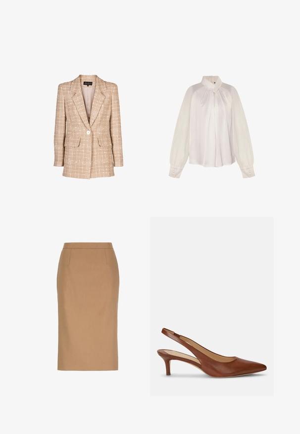 Beige Tweed-Blazer mit Check-Muster, Frontknopfverschluss und zwei Klapptaschen. Mit Reverskragen und langen Ärmeln.; Weiße Satinbluse mit gefaltetem Vorderteil, hohem Kragen und langen transparenten Ärmeln. Mit Knopfmanschetten und einem Reißverschluss auf der Rückseite.; Beiger knielanger Bleistiftrock mit hoher Taille und dezenten Nahtdetails vorne.; Brauner Leder-Damenslingback mit spitzer Schuhspitze und niedrigem Kittenabsatz auf weißem Hintergrund.