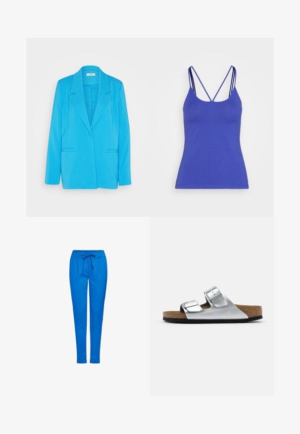 mbyM MAETTA - Blazer - malibu blue; Anna Field by Zalando Top - dark blue; Blå joggingbukser lavet af blødt stof, med elastisk talje og snøre, to forlommer og smal bendesign.; Sølv lædersandal med to justerbare spænder, korkfodseng og en tekstureret sort gummisål. Åben tå-design med bløde kanter.