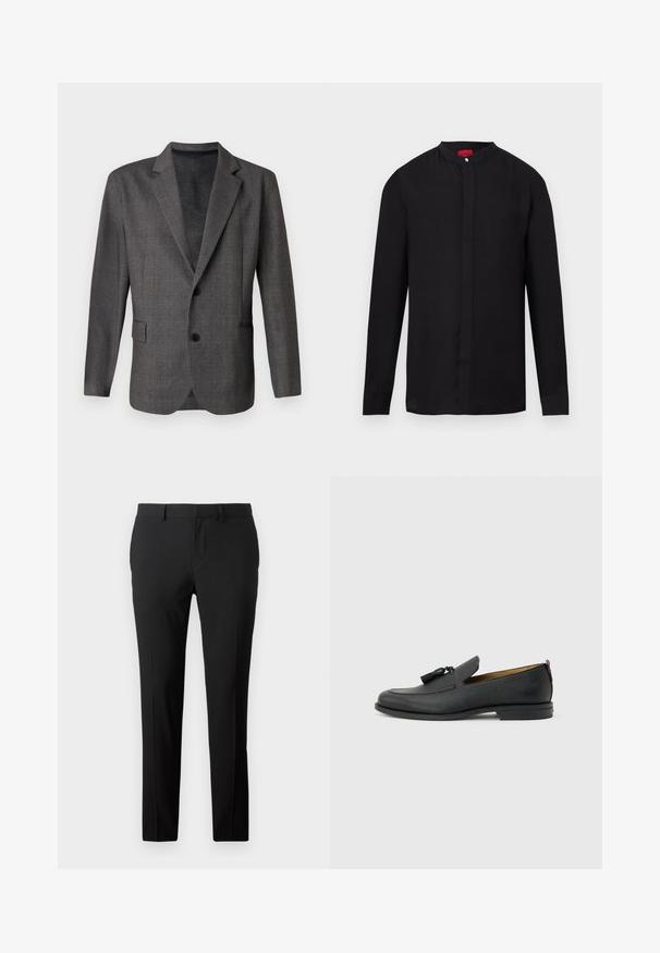 Grijze blazer met een gestructureerd patroon, notch revers, twee knopen en een voorkant zak. Gemaakt van een gladde stof, getailleerde pasvorm.; Zwart shirt met lange mouwen, mandarijnkraag en verborgen knoopsluiting, afgebeeld op een witte achtergrond.; Op maat gemaakte zwarte broek van een gladde stof. Heeft een recht model, voorplooien en riemlussen voor verstelbare maat.; Zwarte leren herenslof met kwastjes, ronde neus, lage hak en trekkoord aan de achterkant, zijaanzicht op lichtgrijze achtergrond.
